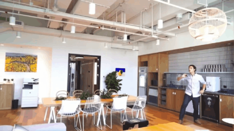 Spinner Volador Trompo Boomerang